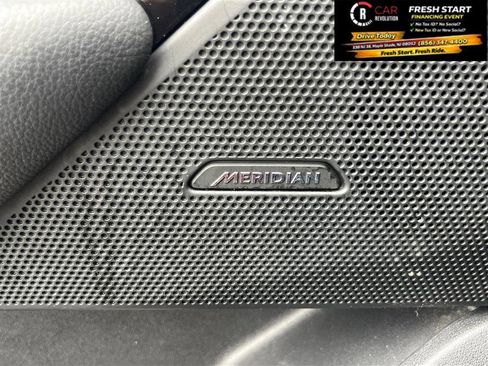 Used 2021 Land Rover Range Rover Velar S image 32