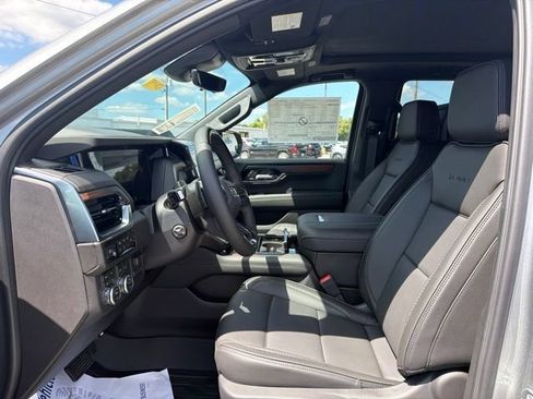 New 2026 GMC Yukon Denali w/ Denali Reserve Package AWD/4WD image 12