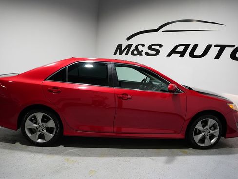Used 2012 Toyota Camry SE image 14