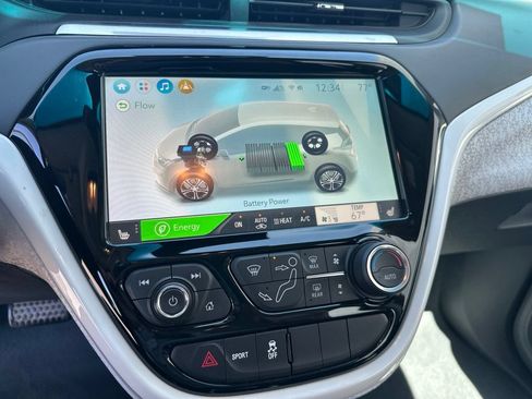 Used 2020 Chevrolet Bolt Premier w/ Infotainment Package FWD image 16