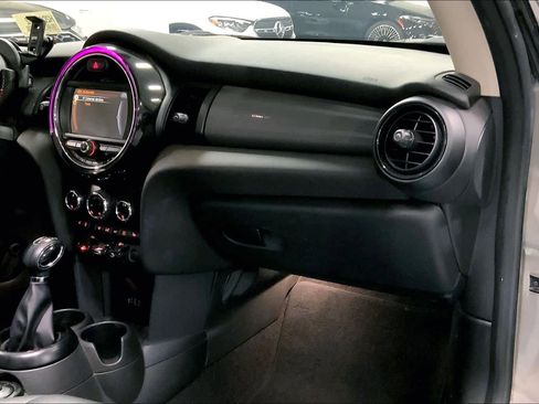 Used 2017 MINI Cooper 2-Door Hardtop image 17