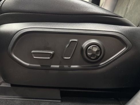 New 2025 Jeep Grand Cherokee Laredo image 26