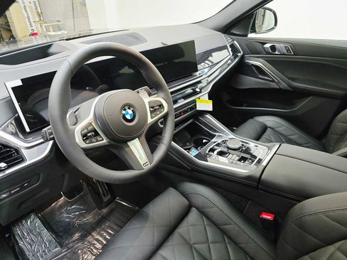 New 2026 BMW X6 xDrive40i image 2