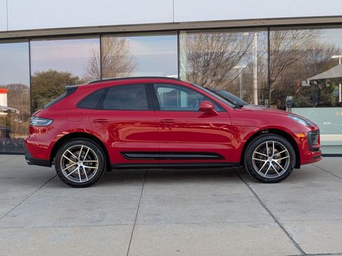 New 2026 Porsche Macan AWD/4WD image 8