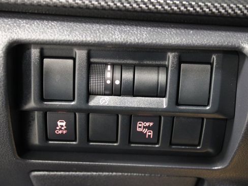 Used 2018 Subaru Crosstrek 2.0i Premium w/ Moonroof Package image 11