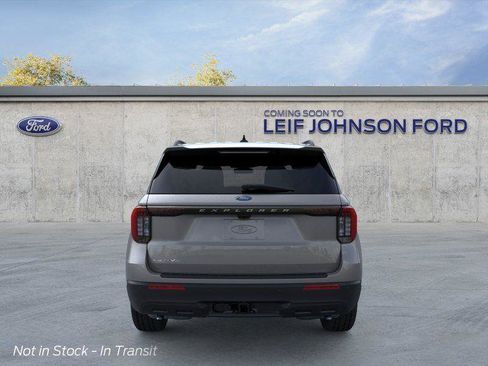 New 2026 Ford Explorer Active RWD image 5