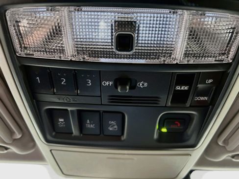 Used 2022 Toyota 4Runner Limited AWD/4WD image 21