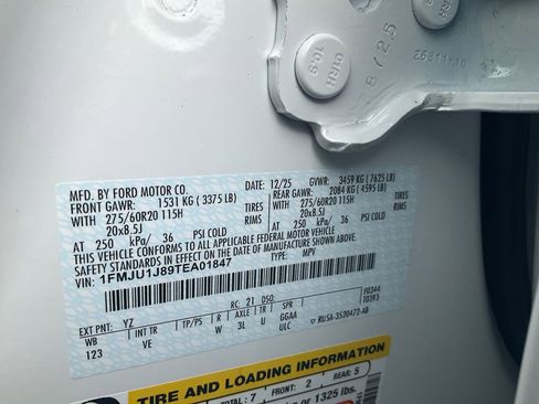 New 2026 Ford Expedition Active image 18