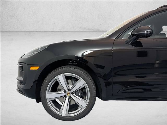 Used 2025 Porsche Macan AWD/4WD image 29