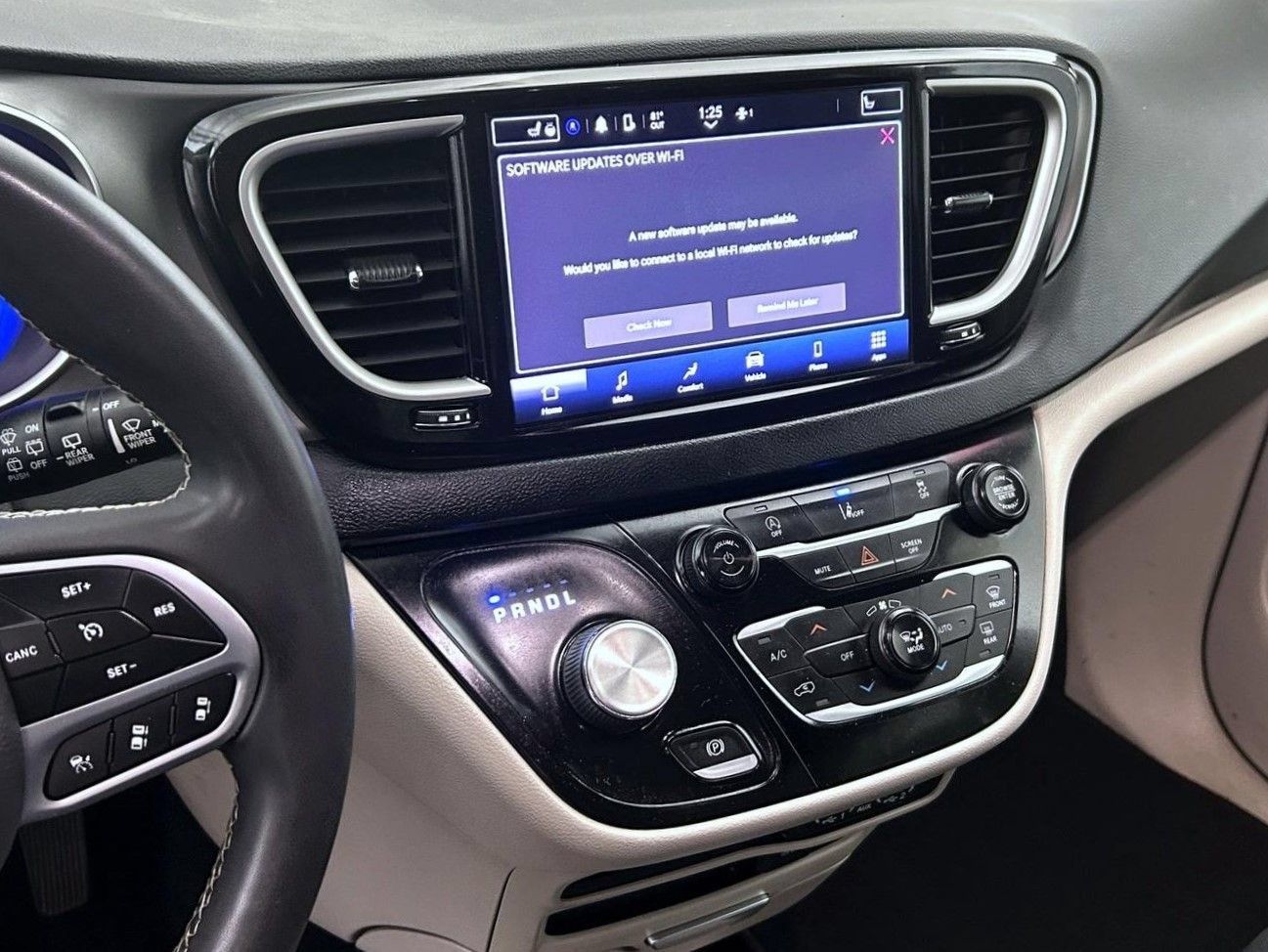 Certified 2022 Chrysler Pacifica Touring-L FWD image 12