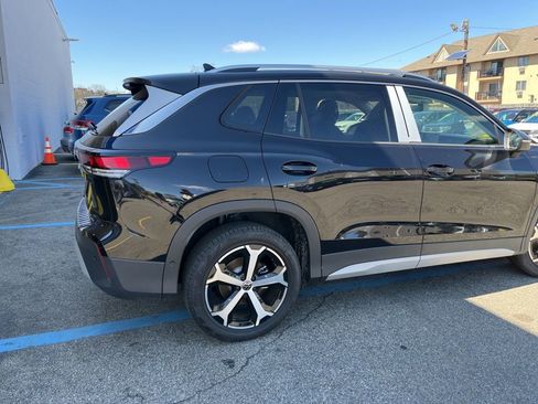 New 2026 Volkswagen Tiguan SE image 9