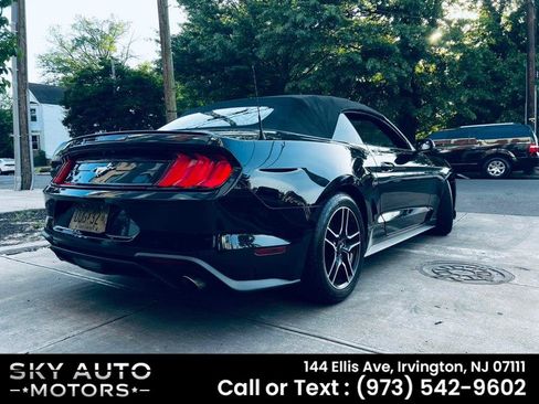 Used 2018 Ford Mustang Premium w/ Equipment Group 201A RWD image 5