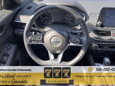 Used 2021 Nissan Altima 2.5 SR w/ SR Premium Package image 18