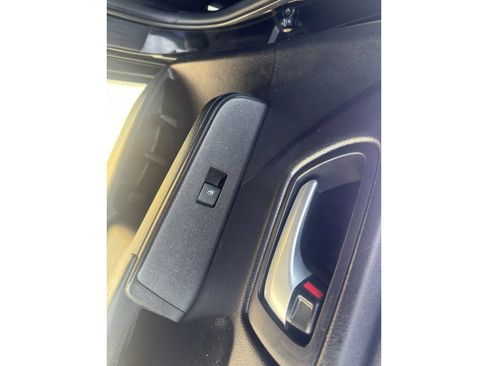 Used 2017 Toyota Camry SE image 13