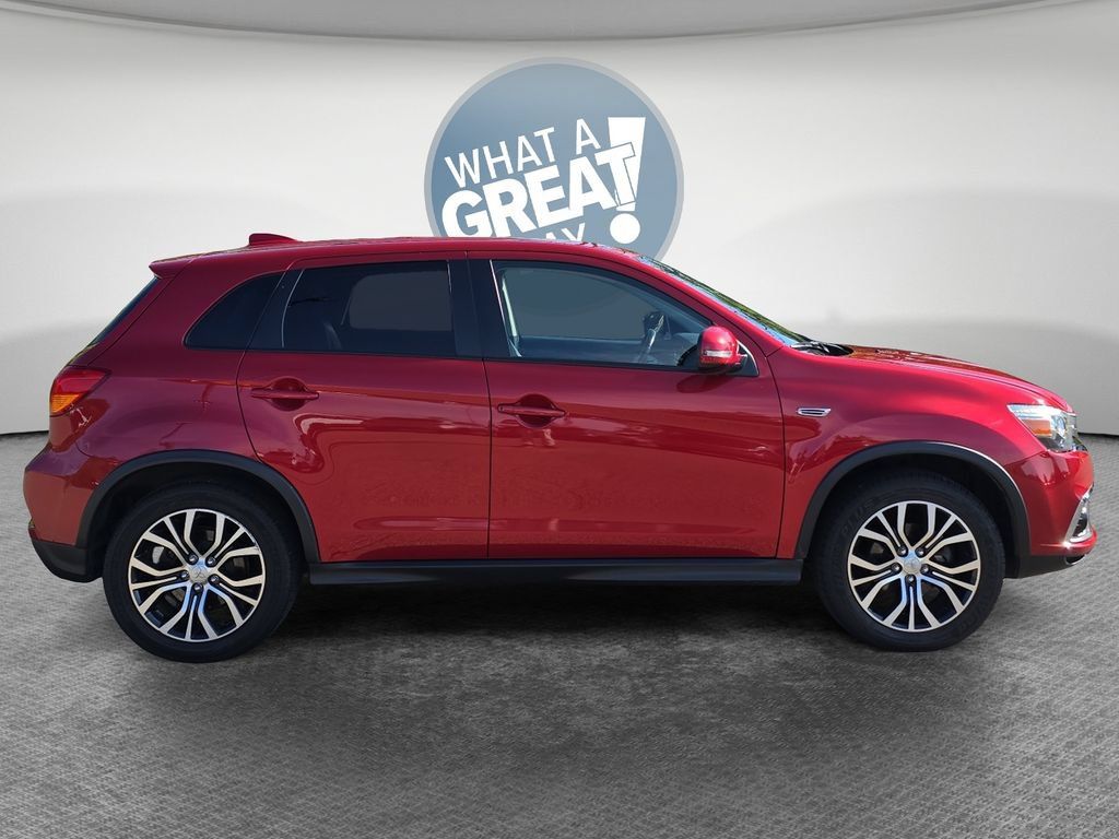 Used 2018 Mitsubishi Outlander Sport SE AWD/4WD image 2