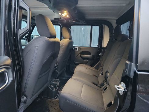 Used 2023 Jeep Gladiator Sport image 10