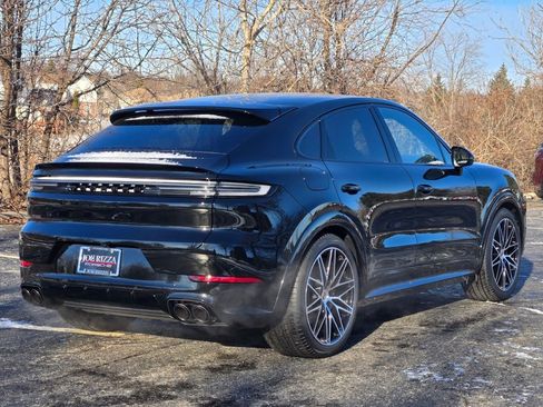 New 2026 Porsche Cayenne GTS image 7