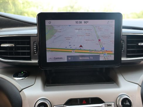 Used 2021 Ford Explorer XLT w/ Equipment Group 202A RWD image 20