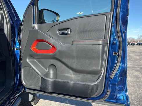 Used 2022 Nissan Frontier PRO-4X image 14