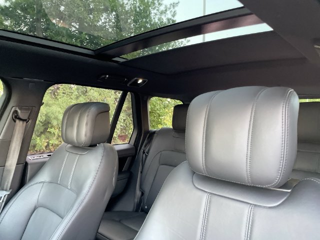 Used 2018 Land Rover Range Rover Supercharged AWD/4WD image 12