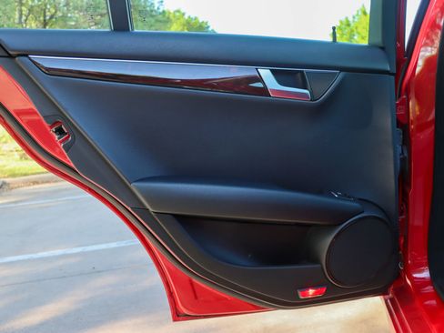 Used 2014 Mercedes-Benz C 250 Sedan image 12