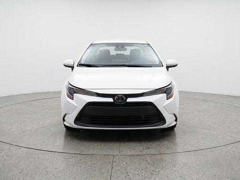 Used 2025 Toyota Corolla LE FWD image 2
