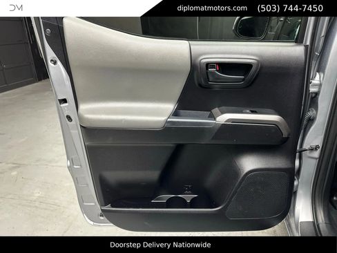 Used 2021 Toyota Tacoma SR5 AWD/4WD image 24