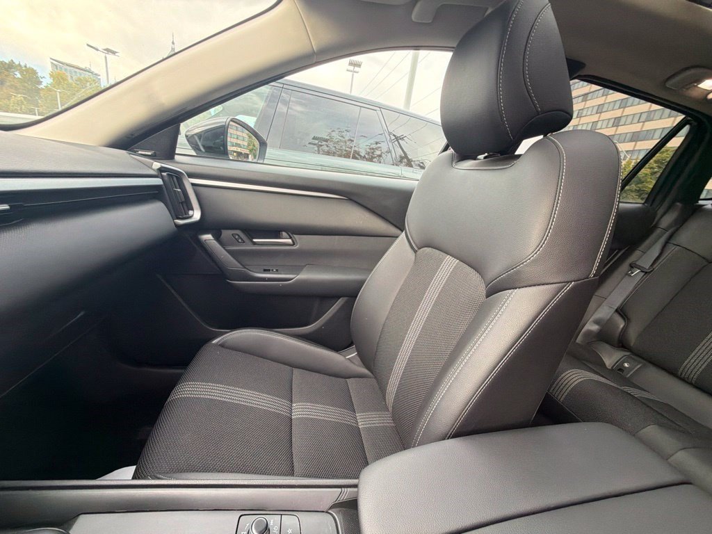 Used 2025 MAZDA CX-50 AWD 2.5 S w/ Premium Package image 13