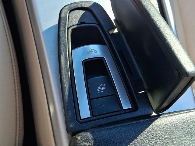 Used 2014 Mercedes-Benz SLK 350 image 31