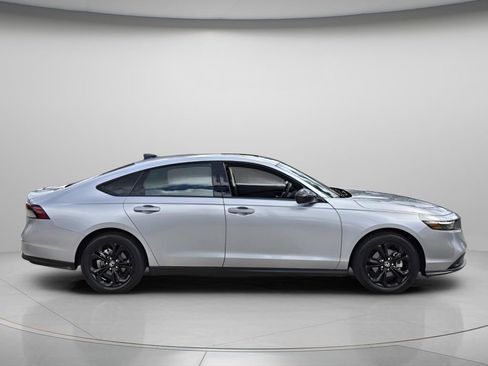 Used 2025 Honda Accord SE image 3