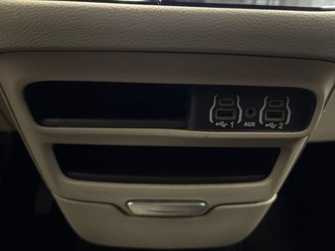 Used 2023 Chrysler Voyager LX FWD image 22