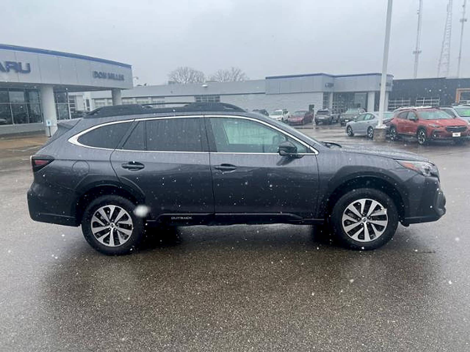 Certified 2025 Subaru Outback Premium AWD/4WD image 6