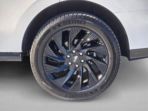 New 2025 Lincoln Navigator Reserve w/ Jet Appearance Package image 9