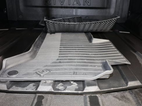 Used 2023 Rivian R1T Adventure image 30