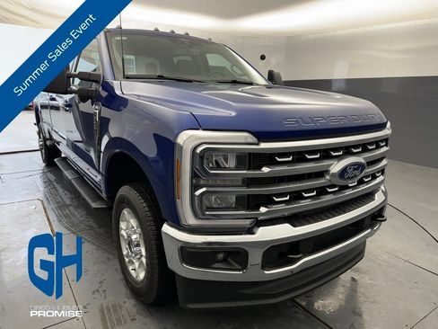 New 2026 Ford F250 XLT w/ XLT Premium Package AWD/4WD image 1