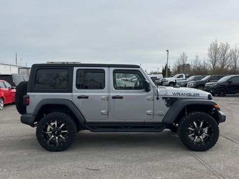 Used 2019 Jeep Wrangler Unlimited Sport S image 6