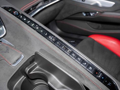 Used 2020 Chevrolet Corvette Stingray Premium Conv w/ 3LT Preferred Equipment Group image 29