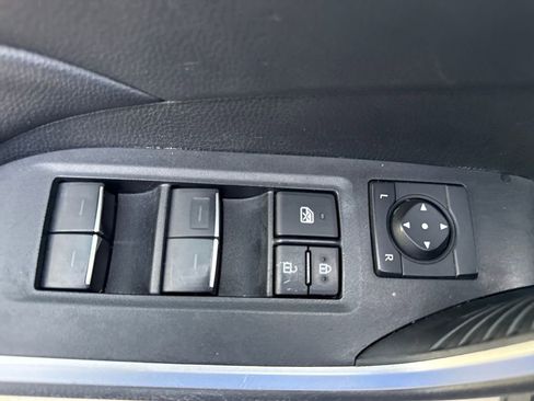 Used 2022 Toyota RAV4 XLE image 15