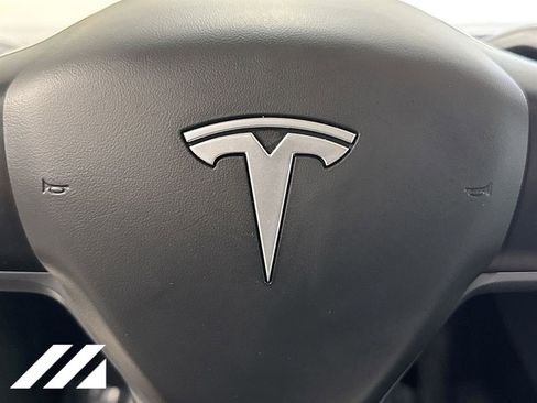 Used 2023 Tesla Model Y Long Range image 33