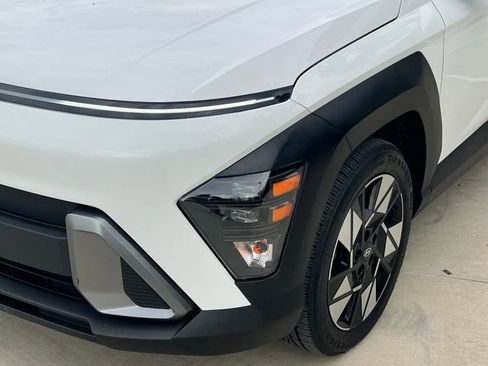 Used 2024 Hyundai Kona SEL FWD image 4