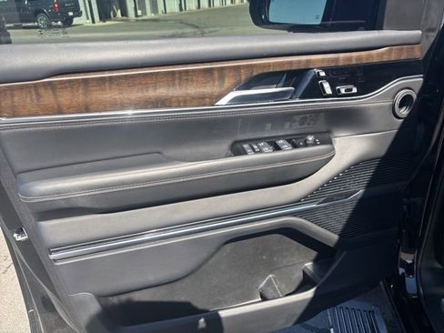 Used 2022 Jeep Grand Wagoneer Series II w/ Flexible Seating Group image 36