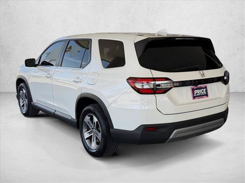 Used 2024 Honda Pilot EX-L image 3