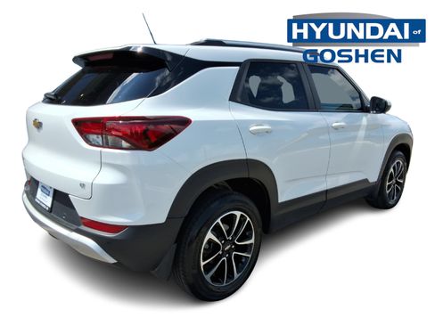 Used 2024 Chevrolet TrailBlazer LT w/ LT Cold Weather Package AWD/4WD image 9