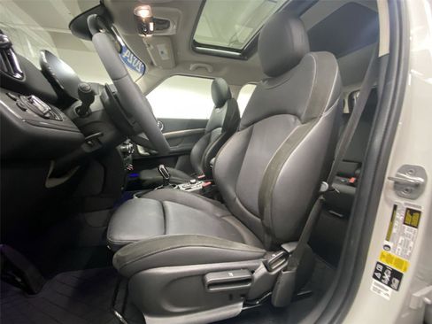 Certified 2024 MINI Cooper Countryman S w/ Signature Upholstery Package AWD/4WD image 17