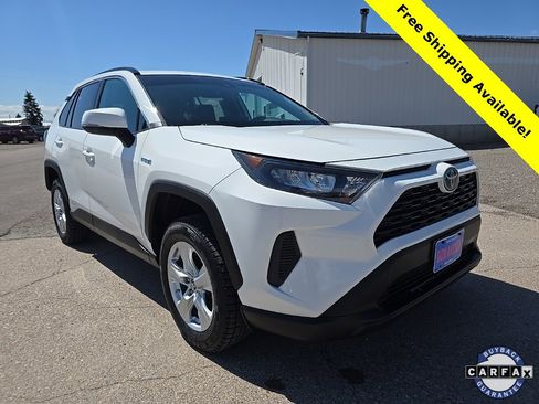 Used 2019 Toyota RAV4 LE image 1