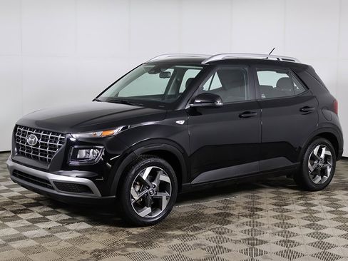 Used 2023 Hyundai Venue SEL w/ Cargo Package image 6