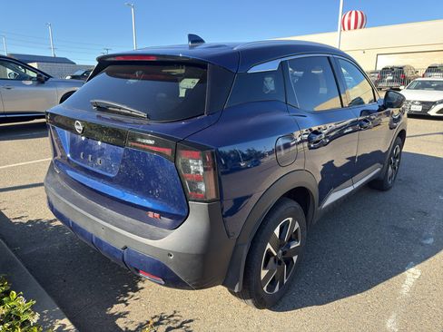 Used 2025 Nissan Kicks SR FWD image 5