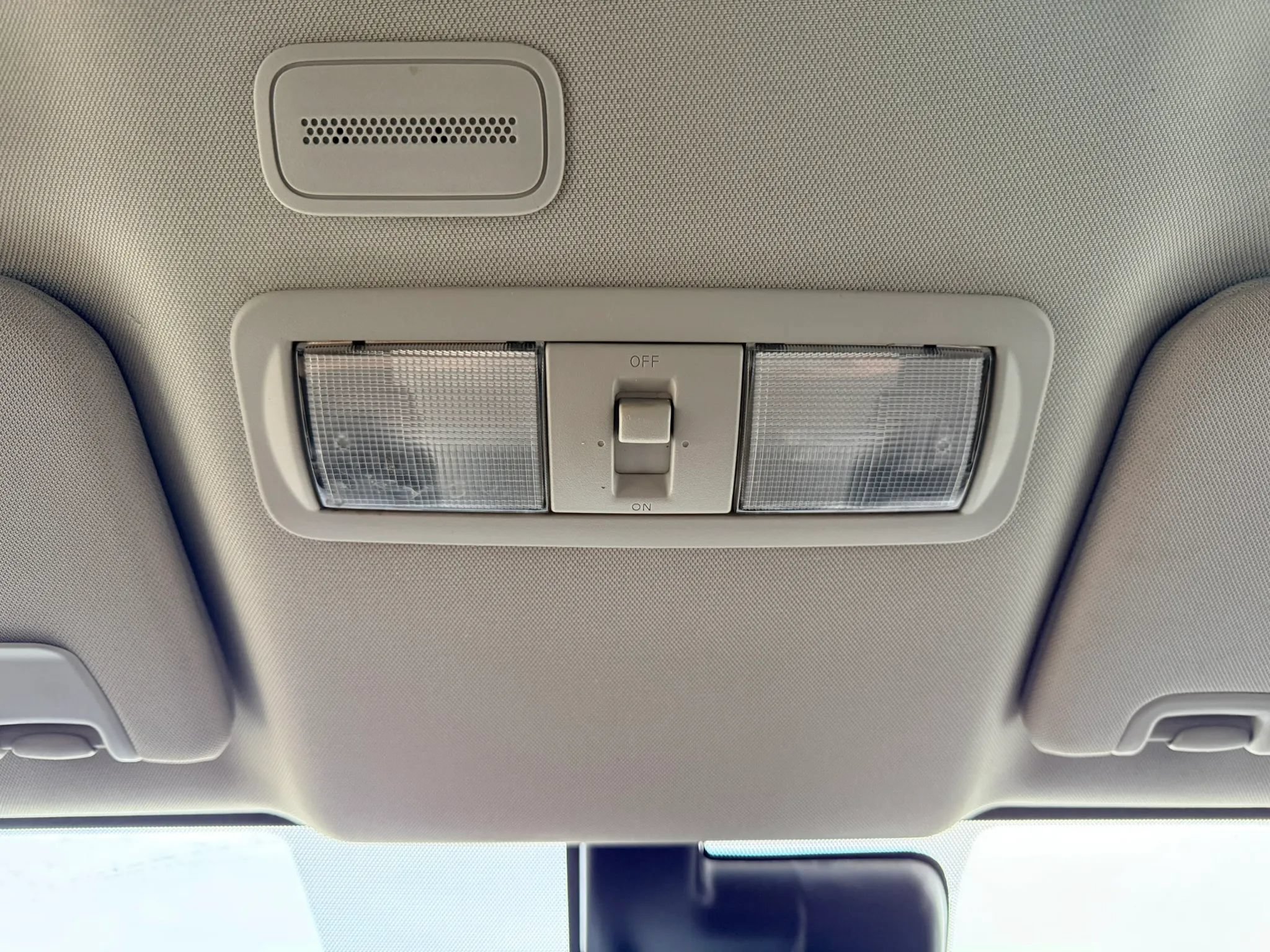 Used 2022 Nissan Titan SV AWD/4WD image 22