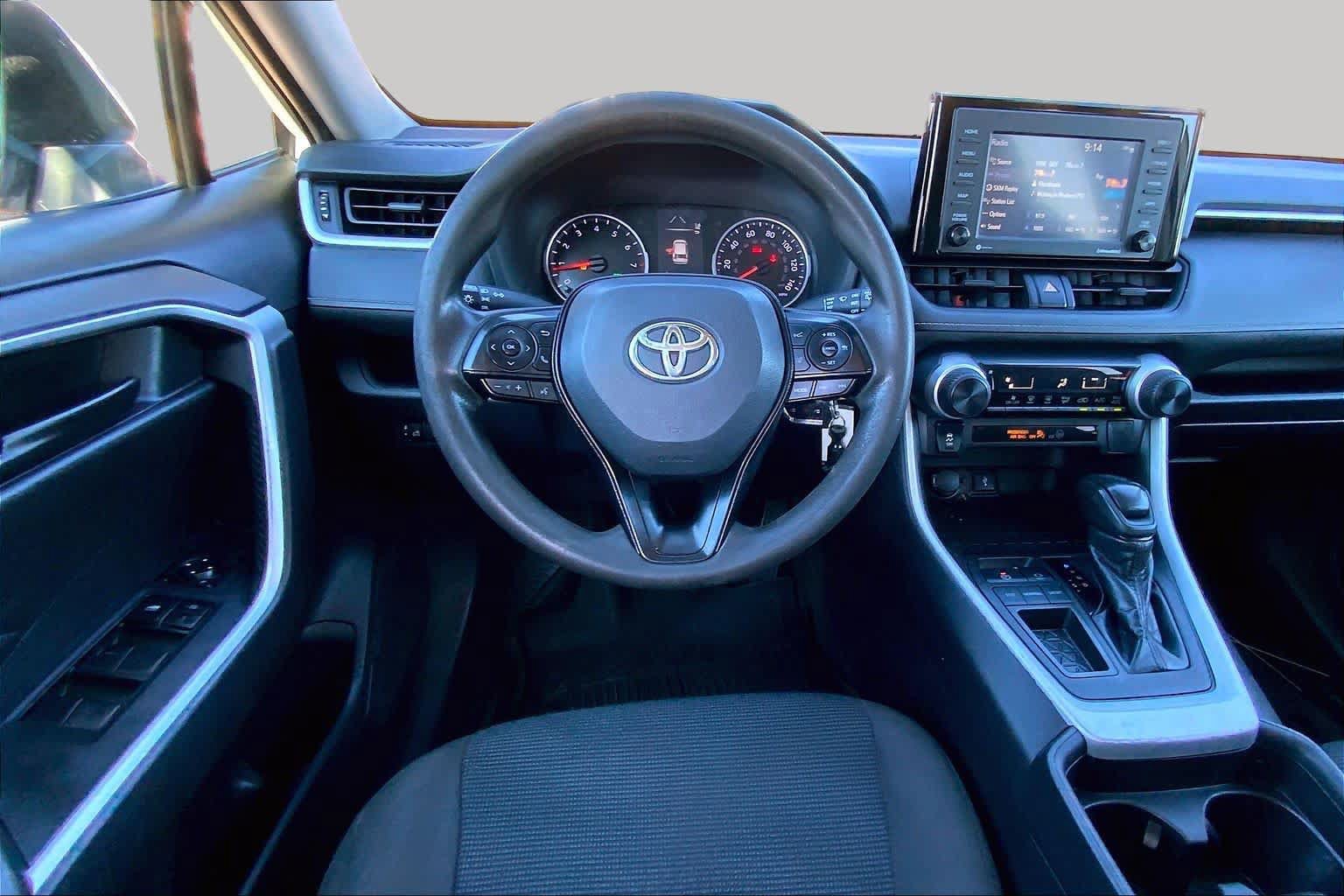 Used 2021 Toyota RAV4 LE FWD image 6