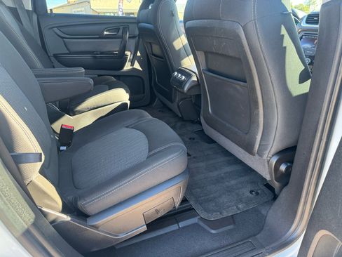 Used 2017 Chevrolet Traverse LT w/ Style and Technology Package image 47